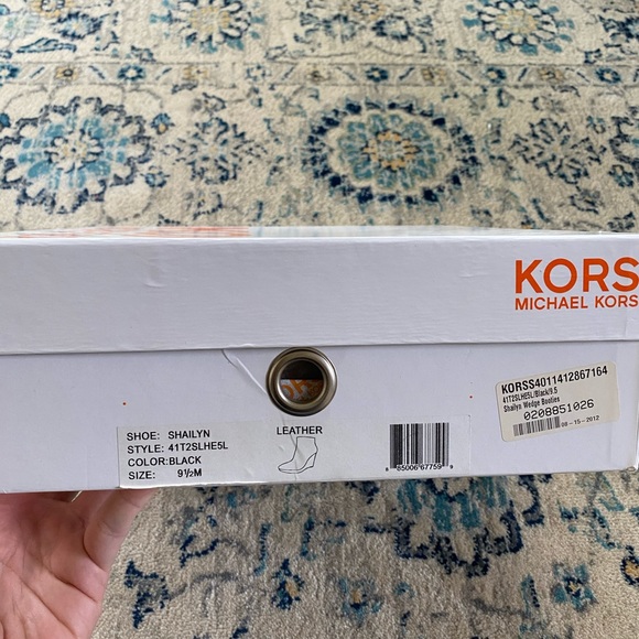 Michael Kors Booties - Picture 5 of 5